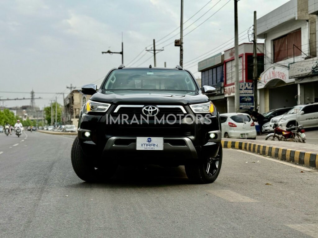 Toyota Hilux Revo V