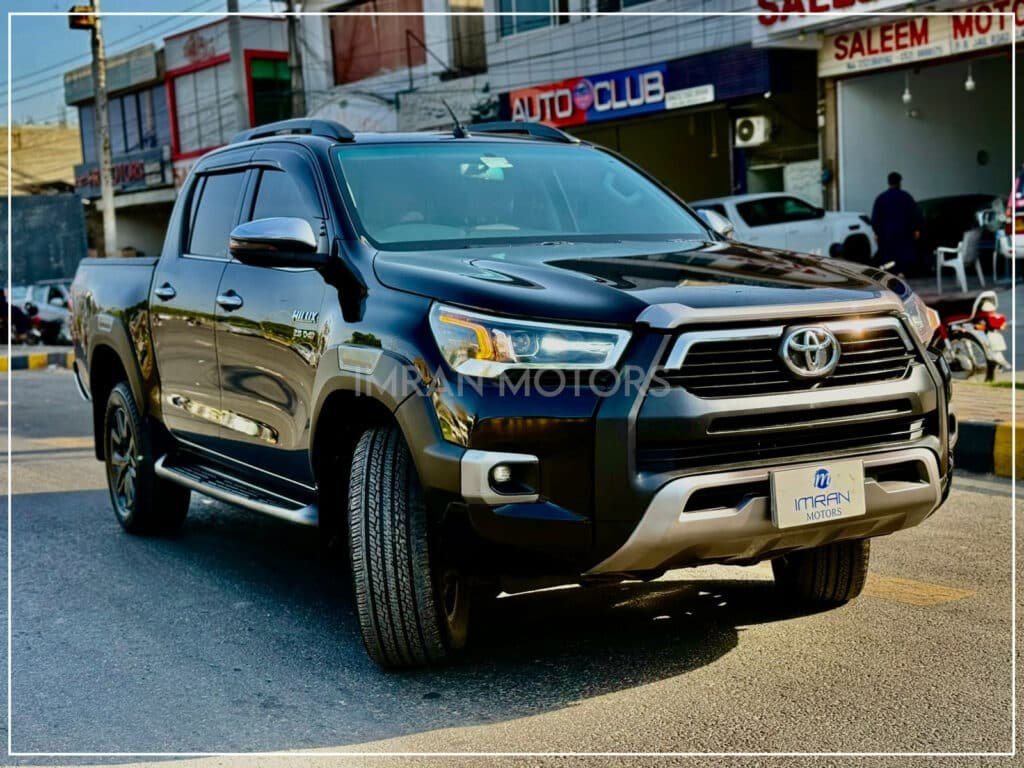 Toyota Hilux Revo V Black